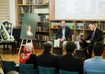 U BRČKOM PROMOVIRANE KNJIGE “BOSANSKO KRALJEVSTVO I SRPSKA DESPOTOVINA (1402-1459)” I “IZVORI ZA HISTORIJU BOSNE U SREDNJEM VIJEKU: ISPISI ARHIVSKE GRAĐE IZ SERIJE ACTA CONSILII MAIORIS DRŽAVNOG ARHIVA U DUBROVNIKU (1415-1497)” AUTORA DR. ENESA DEDIĆA