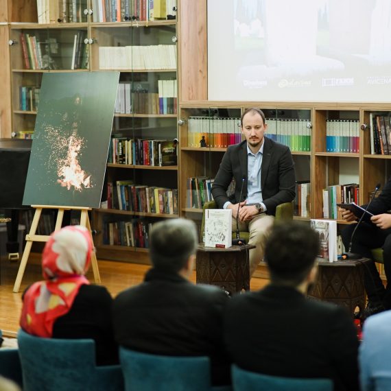 U BRČKOM PROMOVIRANE KNJIGE “BOSANSKO KRALJEVSTVO I SRPSKA DESPOTOVINA (1402-1459)” I “IZVORI ZA HISTORIJU BOSNE U SREDNJEM VIJEKU: ISPISI ARHIVSKE GRAĐE IZ SERIJE ACTA CONSILII MAIORIS DRŽAVNOG ARHIVA U DUBROVNIKU (1415-1497)” AUTORA DR. ENESA DEDIĆA