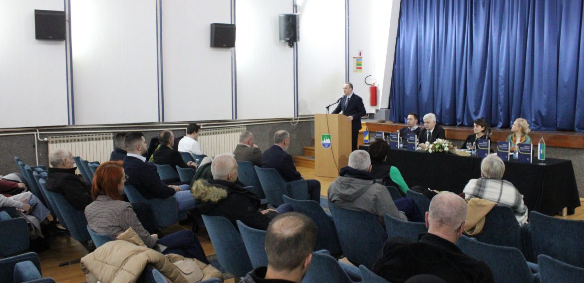 Održana promocija edicije „Historija Bosne i Hercegovine“ u Cazinu