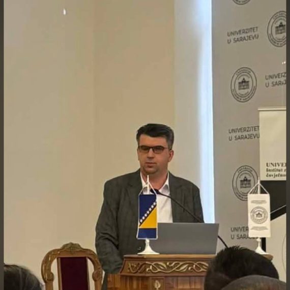 Dr. Jasmin Medić učestvovao na Okruglom stolu o “Nenaučenim lekcijama iz savremene historije”